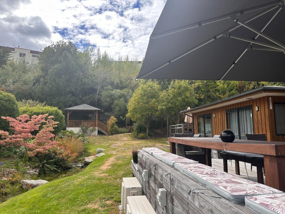 Wanaka Springs Lodge ภายนอก รูปภาพ