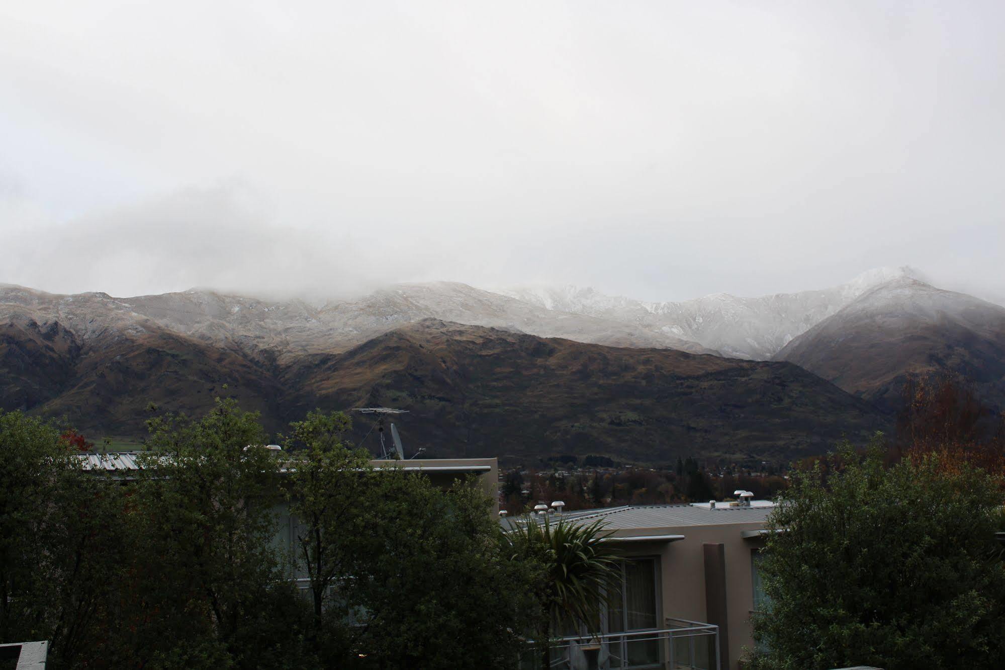 Wanaka Springs Lodge ภายนอก รูปภาพ