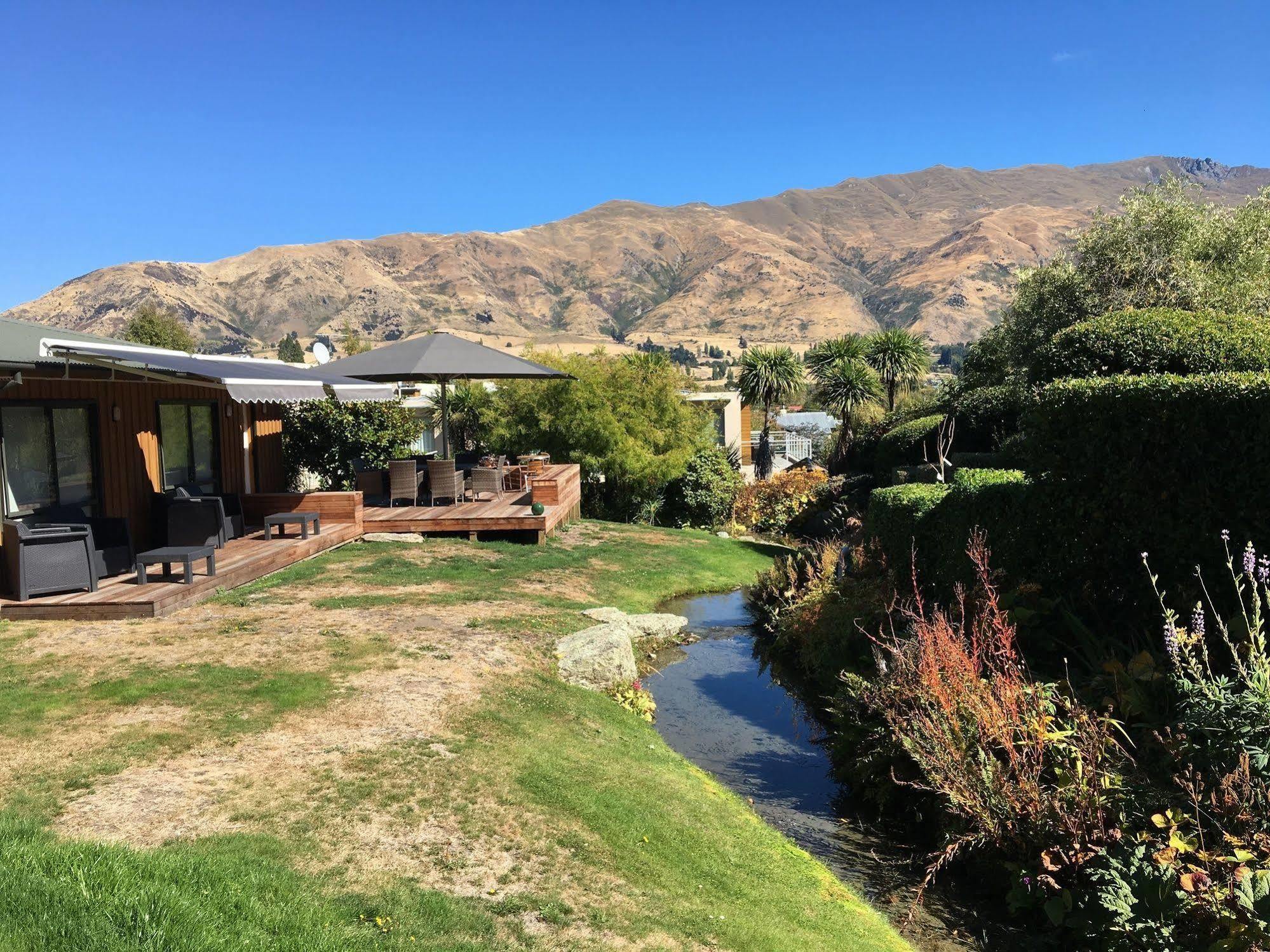 Wanaka Springs Lodge ภายนอก รูปภาพ